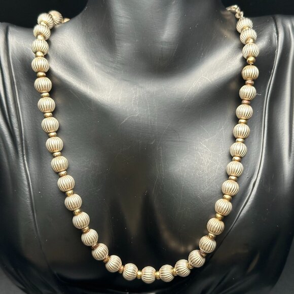 Deco Pulse Necklace Gold-Plated Ribbed Beads with Smooth Spacers - Picture 1 of 1